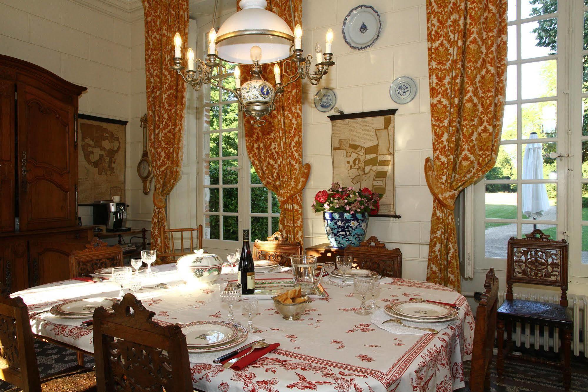 Chateau De La Giraudiere Villeny ภายนอก รูปภาพ
